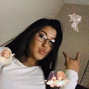 Meet your Posher, Lira